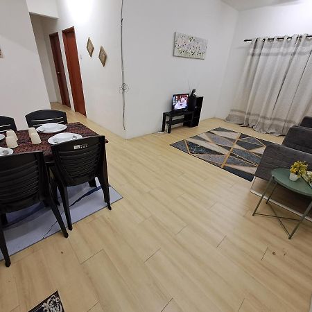 1201 Apartment Ladang Tok Pelam Tepipantaibatuburuk Kuala Terengganu Exterior photo